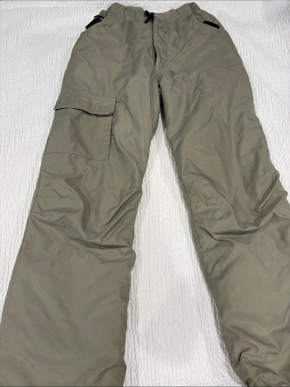 Vintage Tusk Men's Olive Snowboarding Pants 
Size estimated to be L